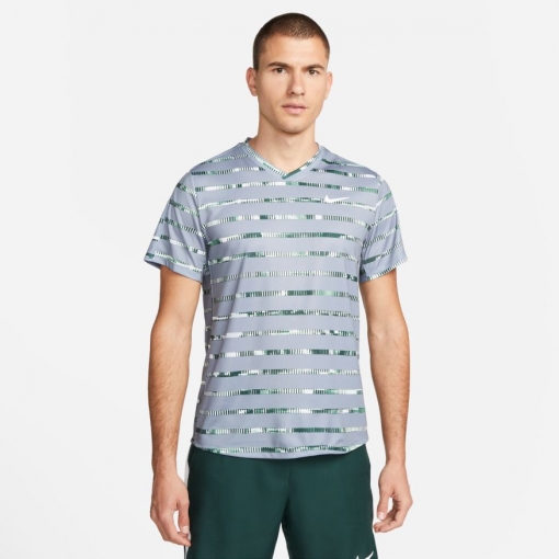 Tenisové tričko Nike NikeCourt Dri-FIT Victory DD8515-493 šedé Tenisové tričko Nike NikeCourt Dri-FIT Victory DD8515-493 šedé